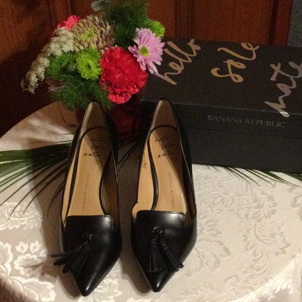 Banana Republic Tasseled Pump Heels